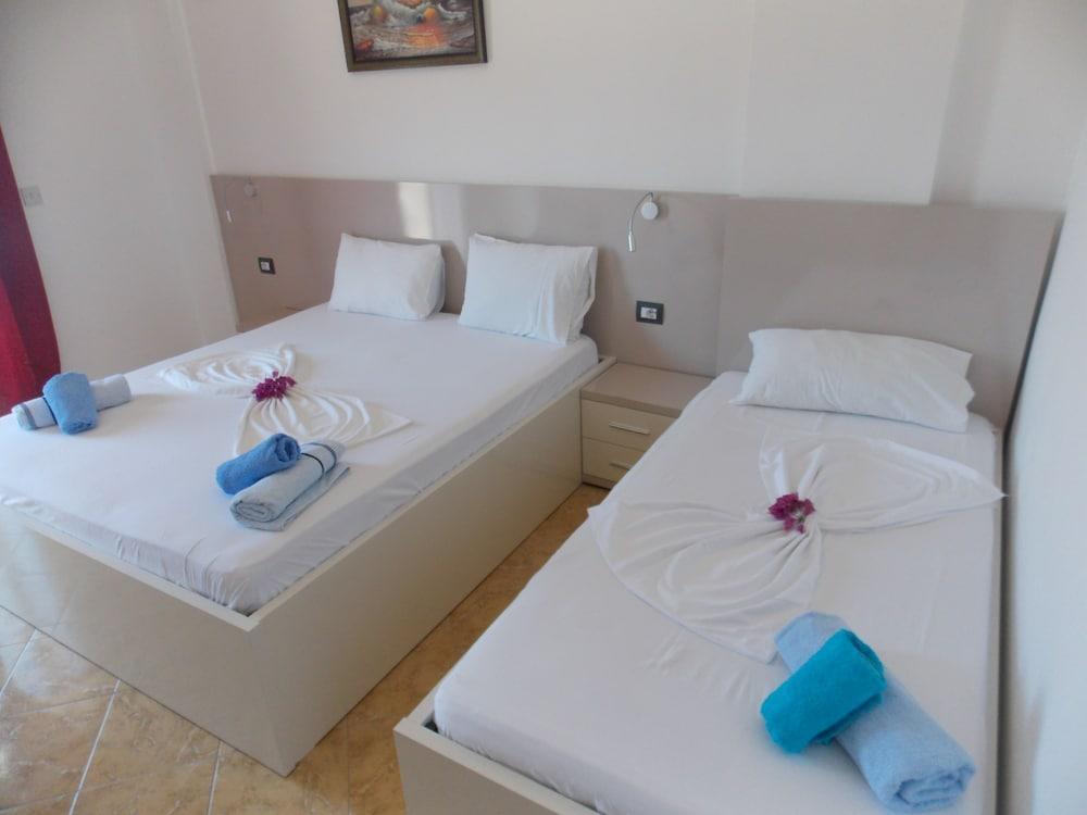 Mucobega Hotel Sarandë Exteriör bild