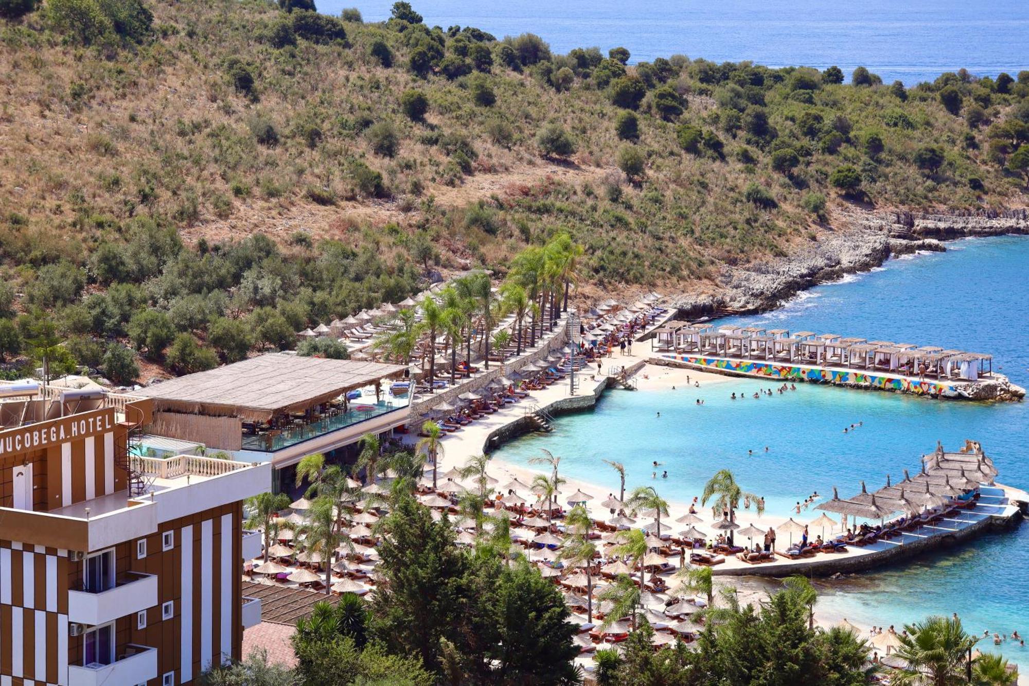 Mucobega Hotel Sarandë Exteriör bild